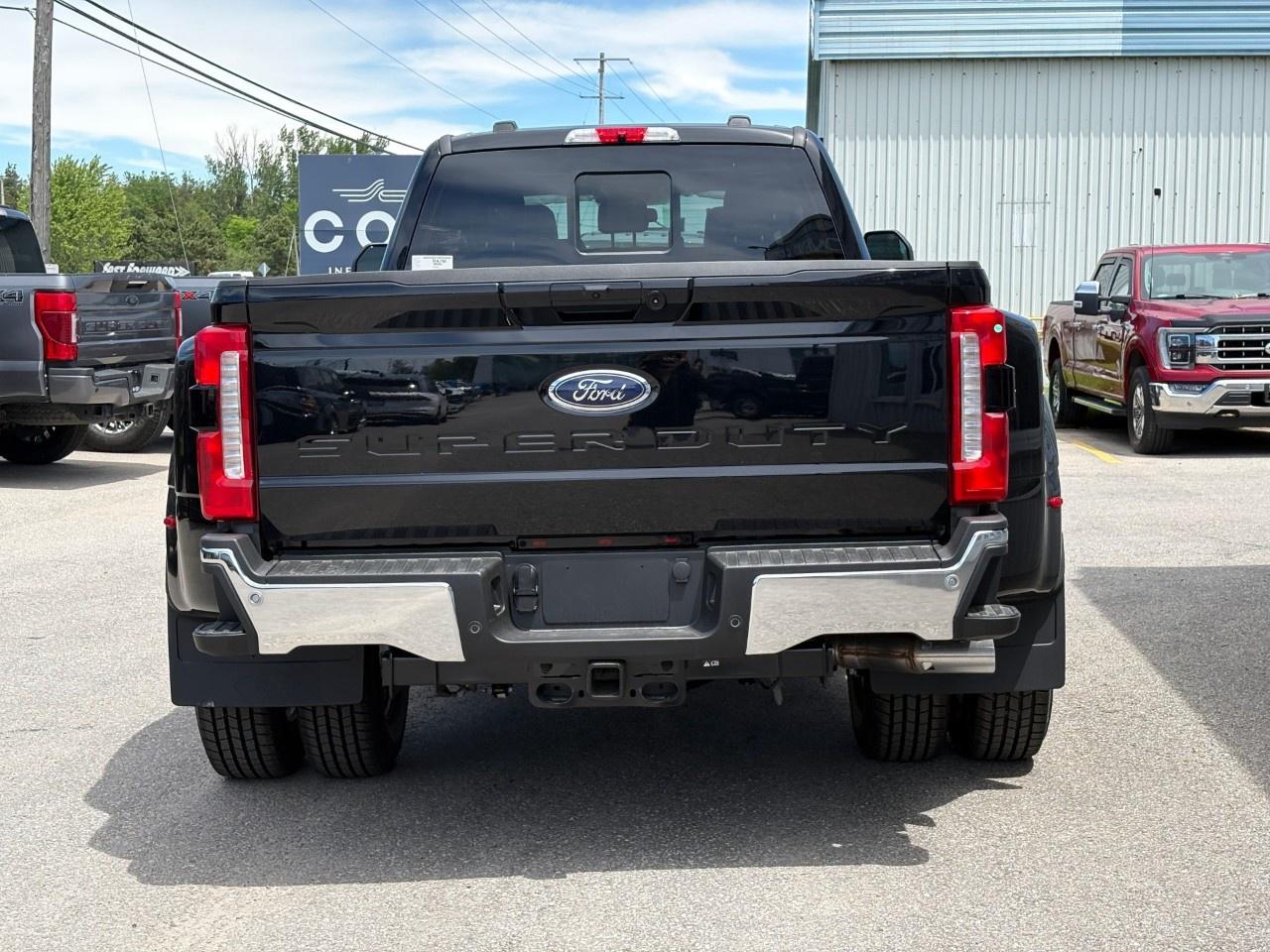 2026 Ford F-350 Super Duty DRW LARIAT 4WD CREW CAB 8' BOX Photo