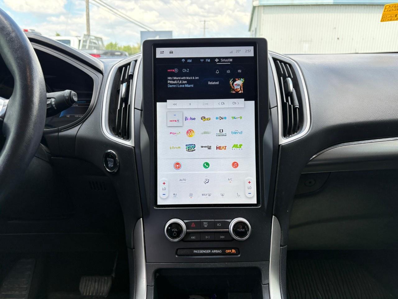 2022 Ford Edge SEL AWD Photo