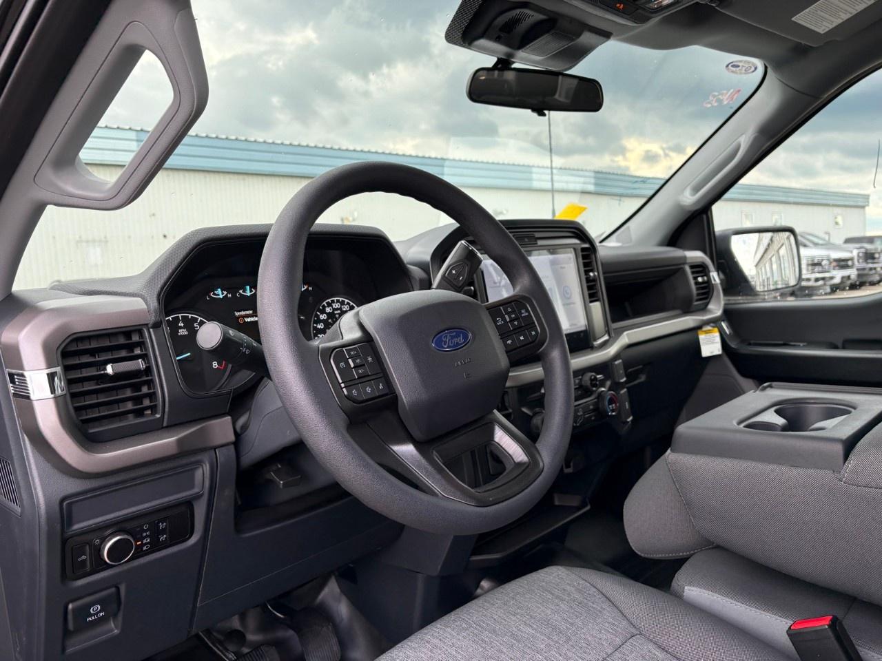 2026 Ford F-150 XL 4WD SUPERCREW 6.5' BOX Photo