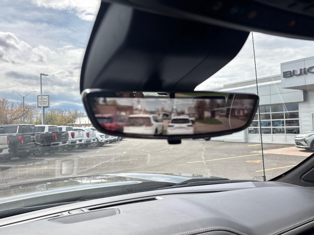 2022 GMC Sierra 1500 Denali Ultimate Used Luxury 5 Passenger Crew Cab 6.2L Gas Powered 4X4 Truck with Heated, Cooled and Massage Front Seats, Heated Steering Wheel, Heated Rear Outboard Seats, Available Super Cruise (Subscription Require Photo