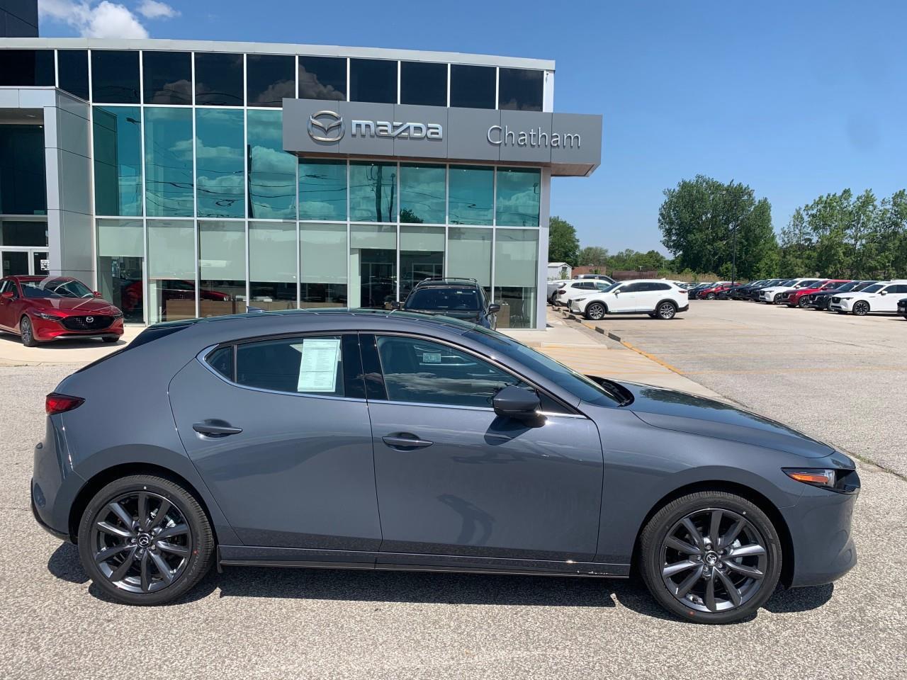 2025 Mazda MAZDA3 GT Photo3