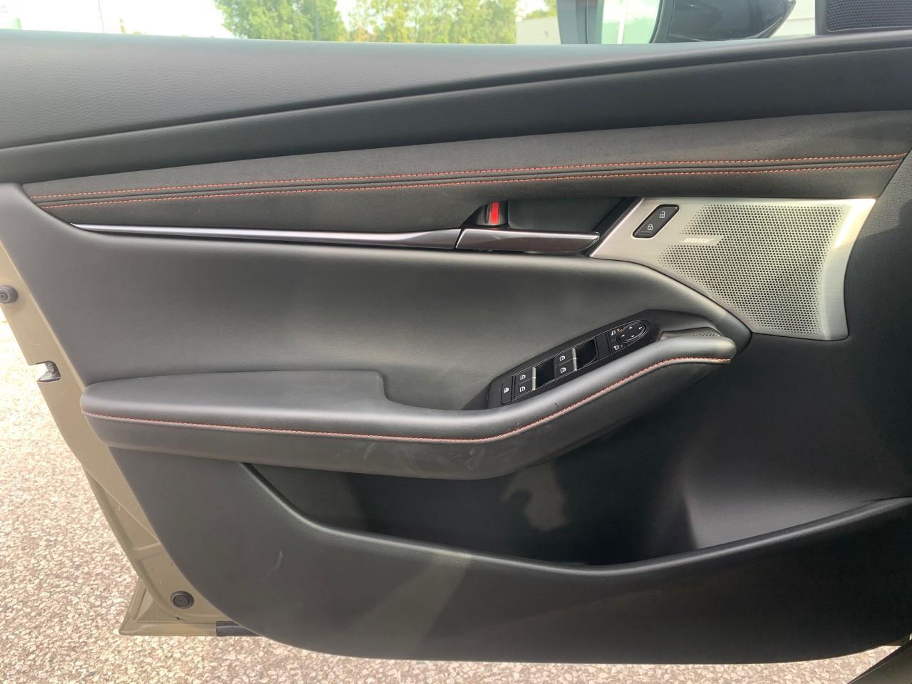 2025 Mazda MAZDA3 Sport Suna Photo