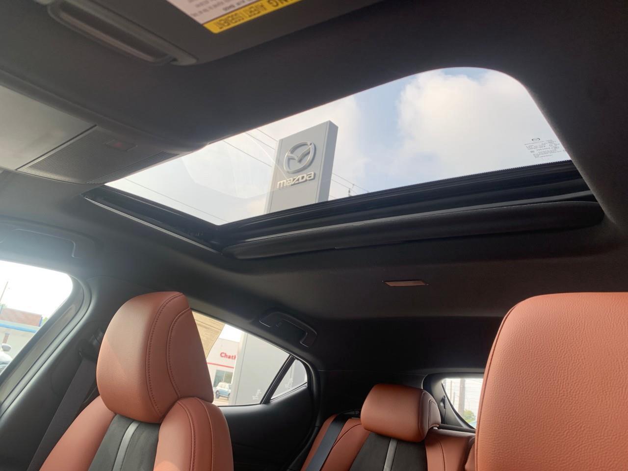 2025 Mazda MAZDA3 Sport Suna Photo