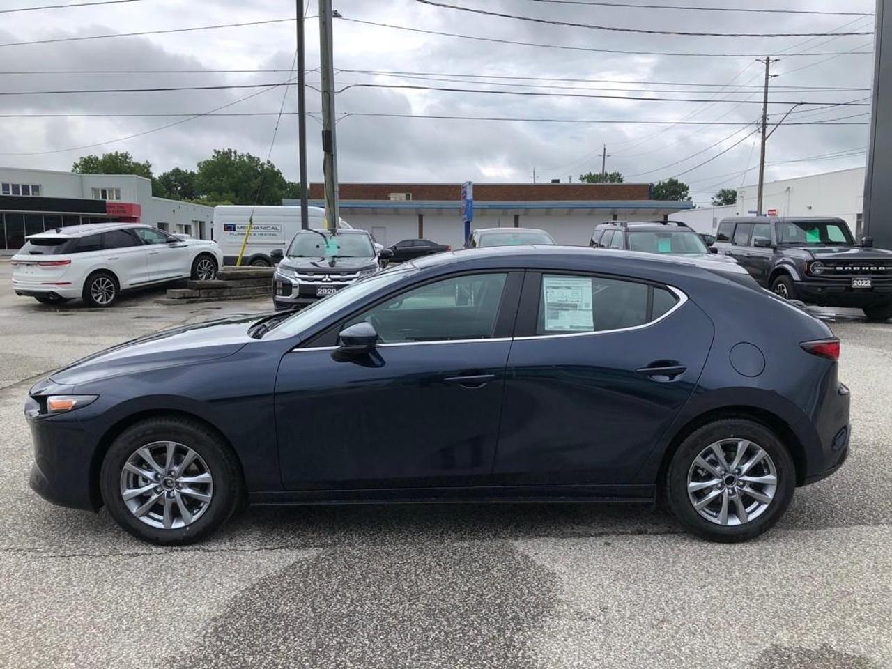 2025 Mazda MAZDA3 GS Photo