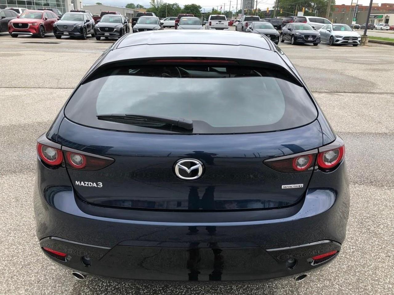 2025 Mazda MAZDA3 GS Photo