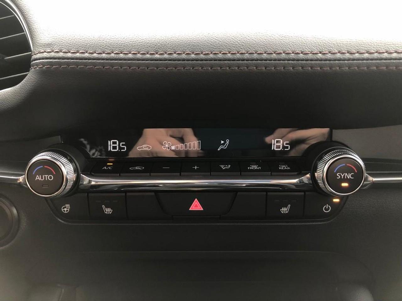 2025 Mazda MAZDA3 GS Photo