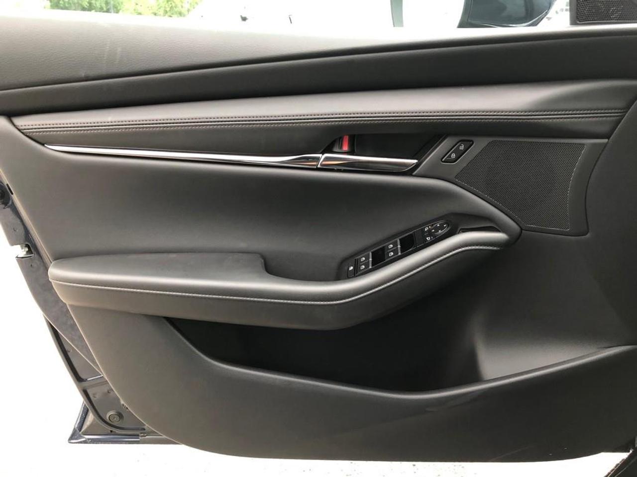 2025 Mazda MAZDA3 GS Photo