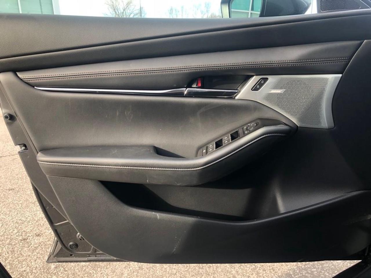 2025 Mazda MAZDA3 GT Photo
