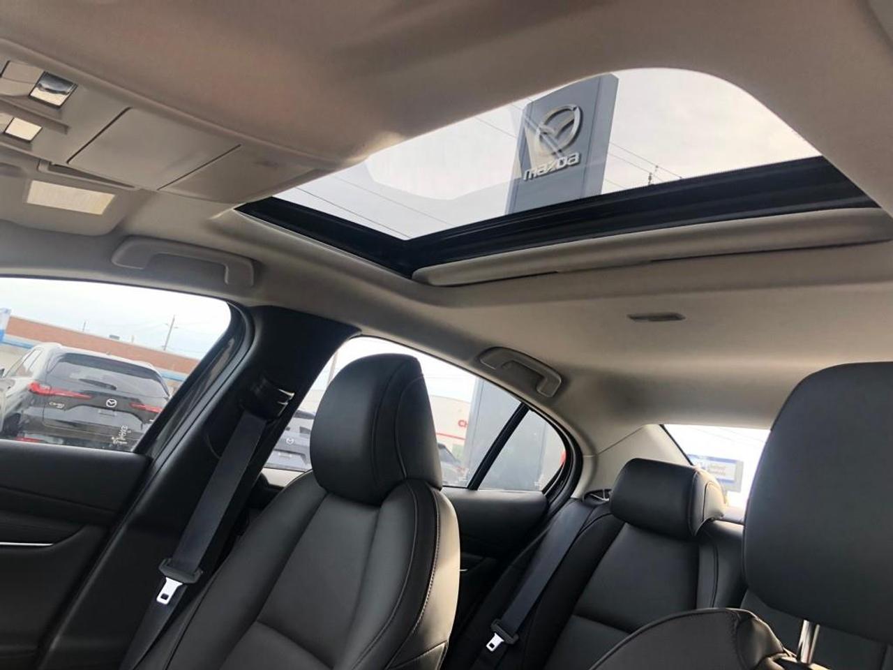 2025 Mazda MAZDA3 GT Photo