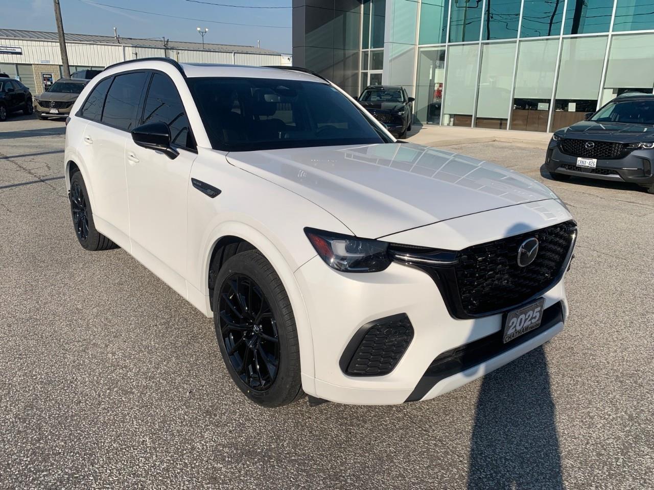 2025 Mazda CX-70 MHEV GT-P | Ventilated Seats | One Owner Photo2