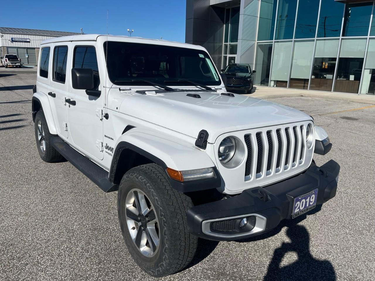 2019 Jeep Wrangler Unlimited Sahara Removable Soft Top Included | Accident Free Photo2