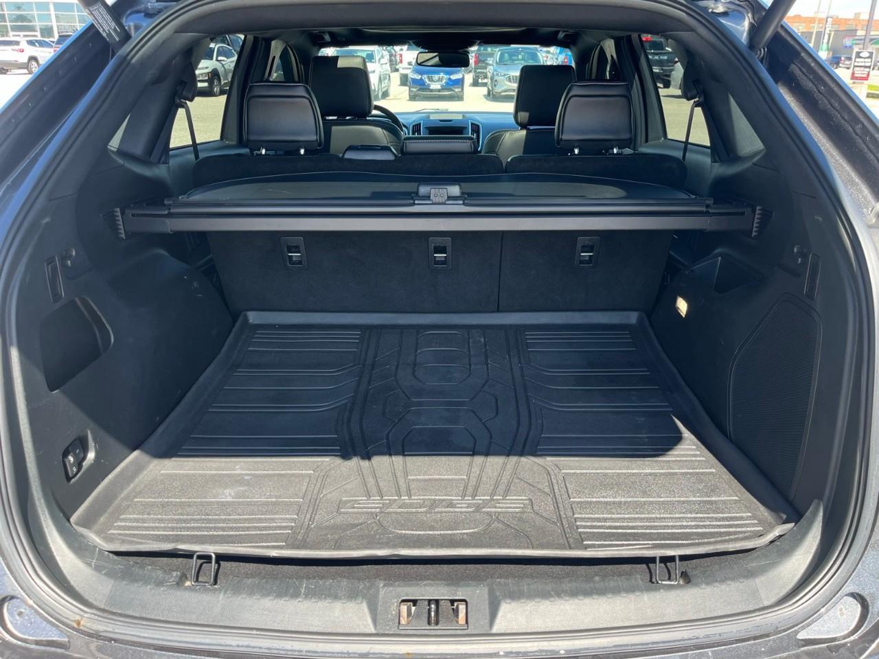 2020 Ford Edge ST Ventilated Seats | Pano Roof Photo