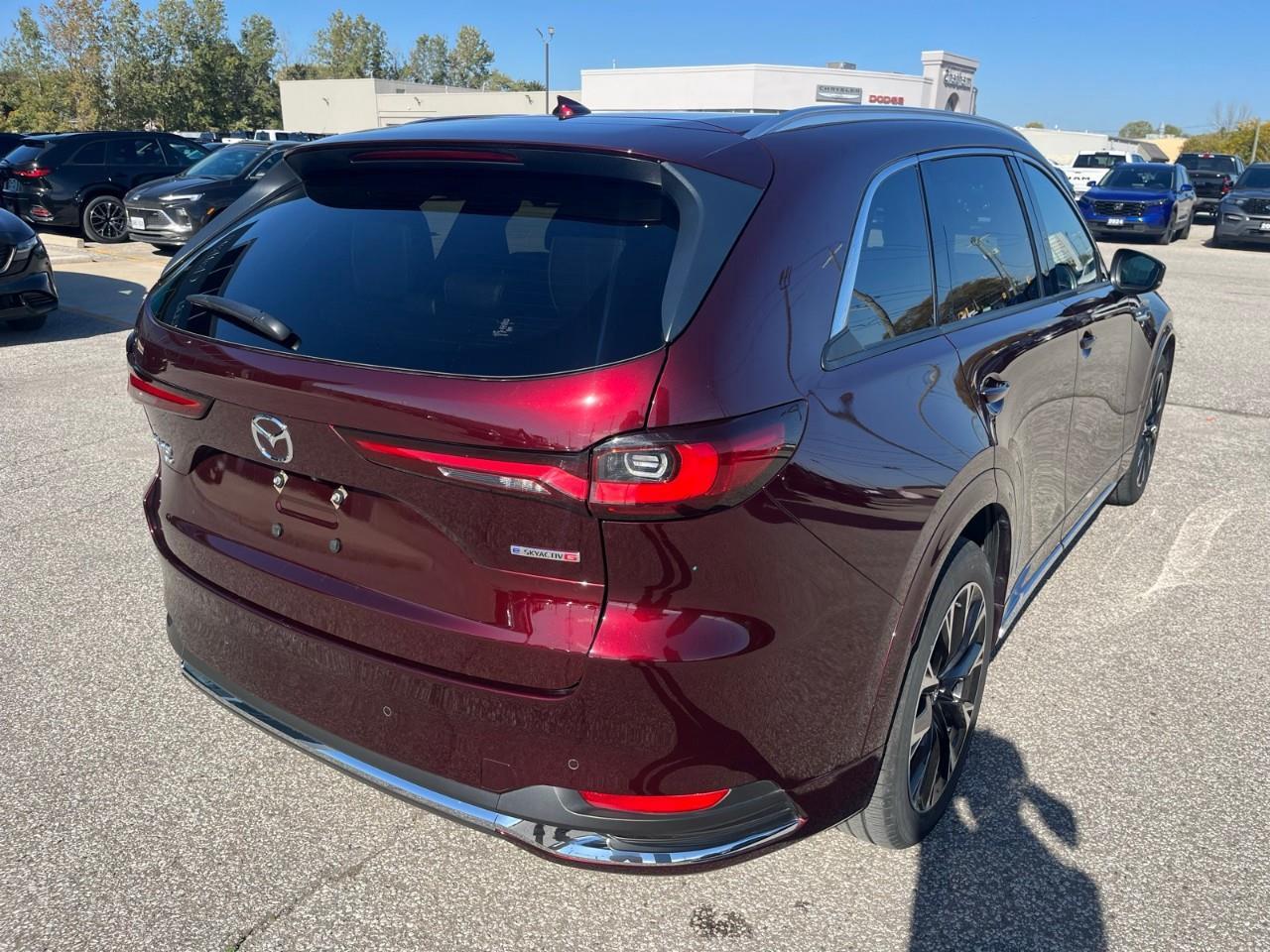 2026 Mazda CX-90 MHEV Signature Corporate Demo Savings | Ventilated Second-Row Captain’s Chairs | Wireless Apple CarPlay and Android Auto Photo