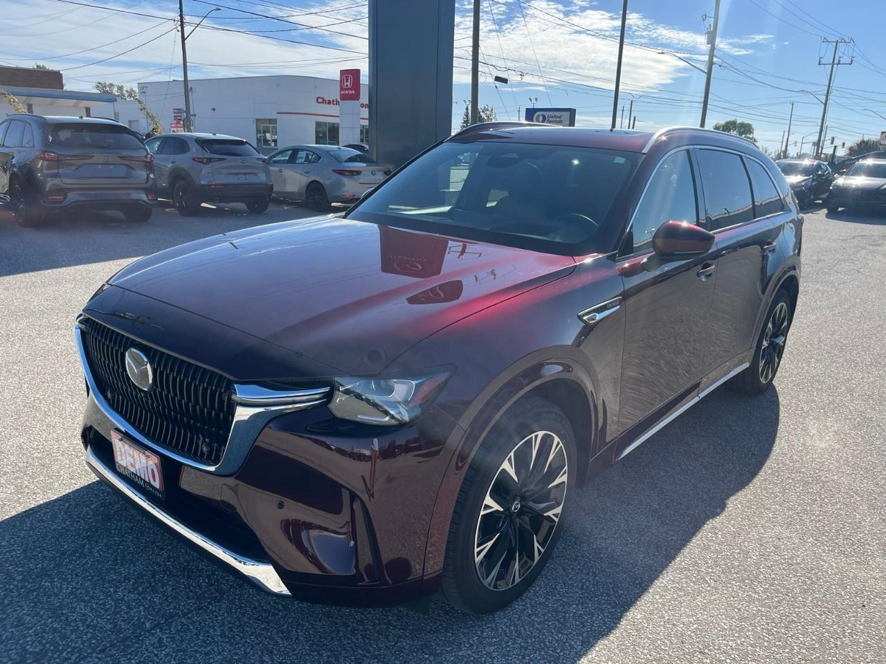 2026 Mazda CX-90 MHEV Signature Corporate Demo Savings | Ventilated Second-Row Captain’s Chairs | Wireless Apple CarPlay and Android Auto Photo