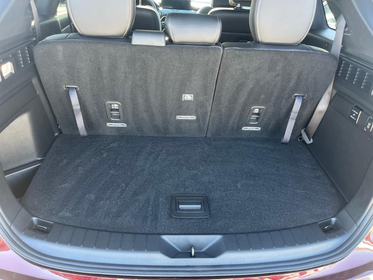 2026 Mazda CX-90 MHEV Signature Corporate Demo Savings | Ventilated Second-Row Captain’s Chairs | Wireless Apple CarPlay and Android Auto Photo