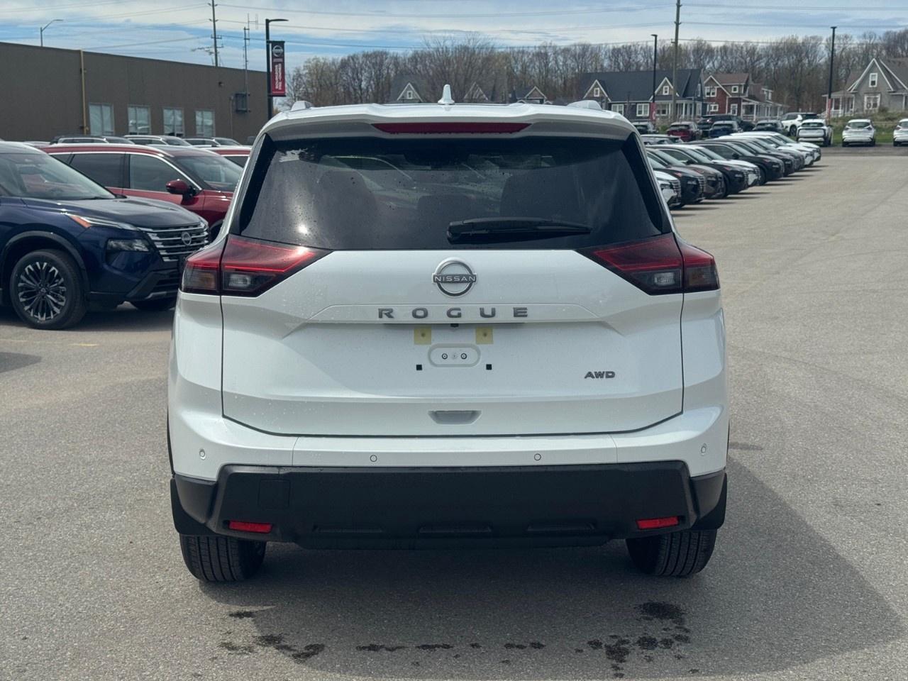 2026 Nissan Rogue AWD SV Moonroof Photo