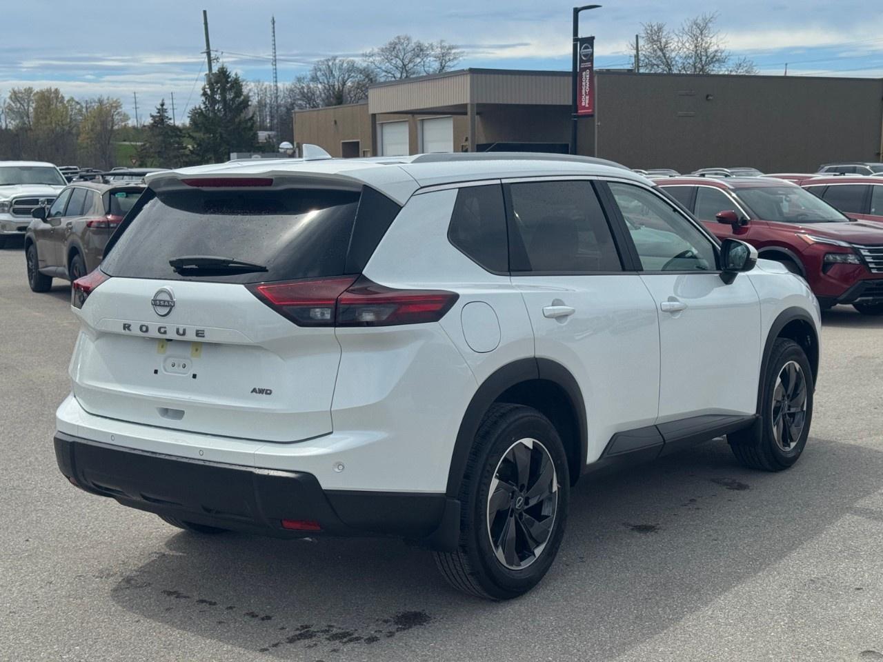 2026 Nissan Rogue AWD SV Moonroof Photo