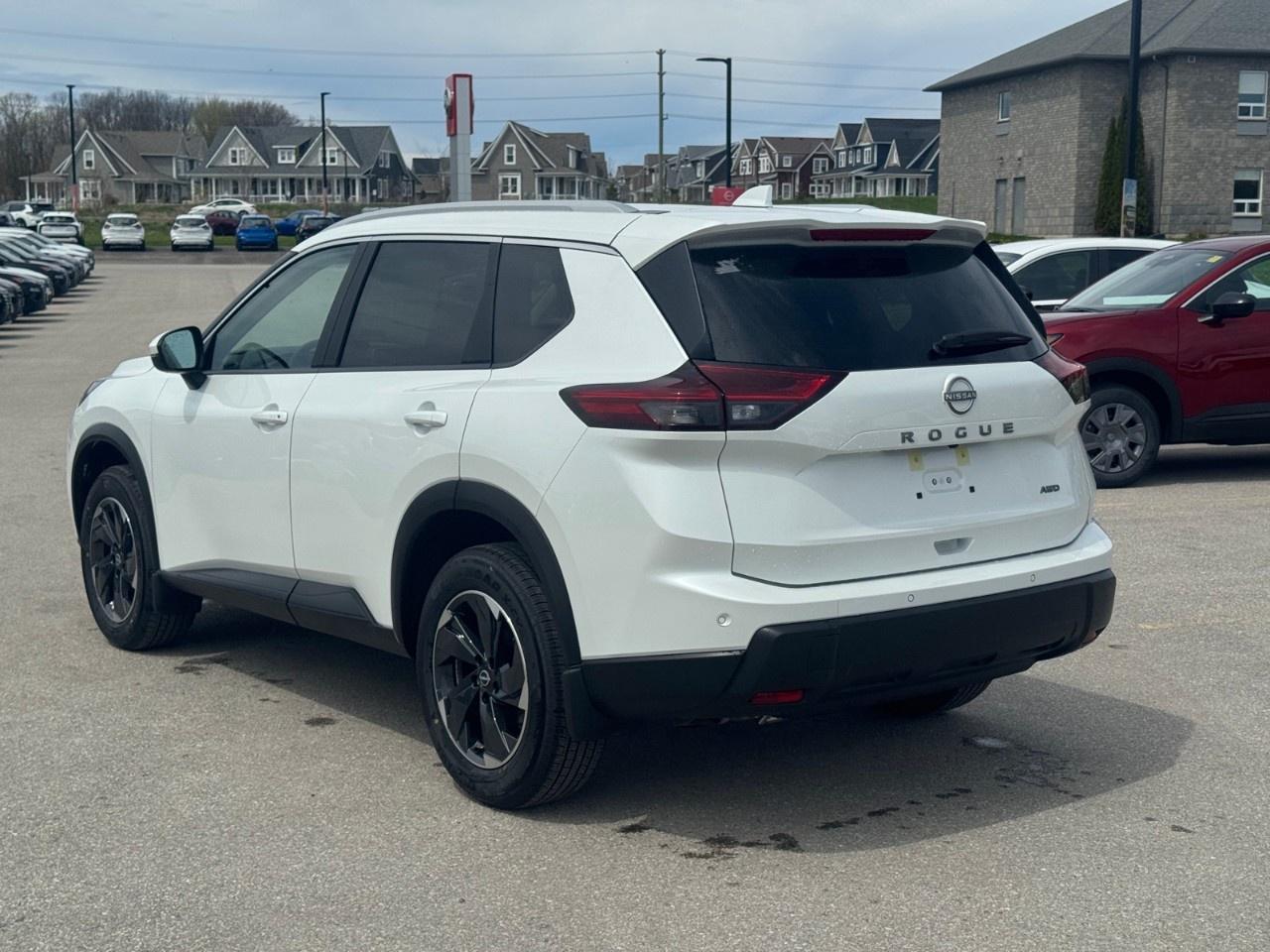 2026 Nissan Rogue AWD SV Moonroof Photo
