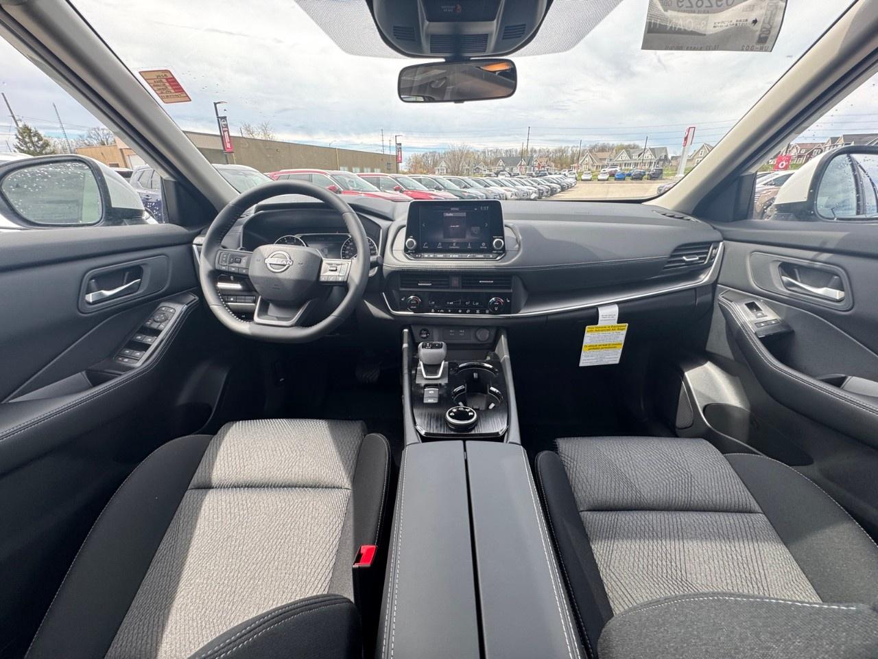 2026 Nissan Rogue AWD SV Moonroof Photo