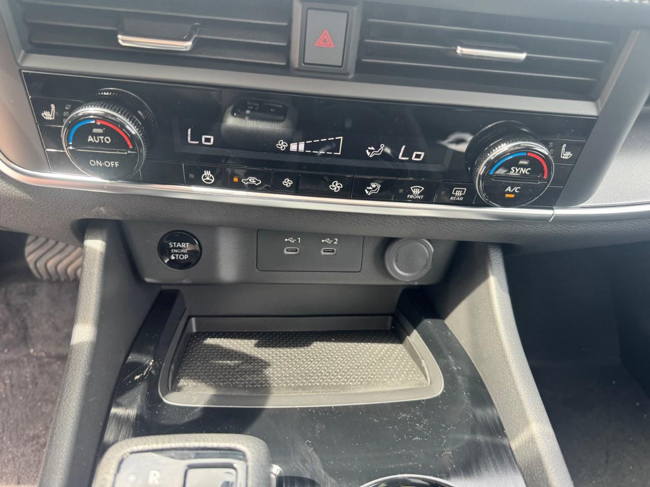 2026 Nissan Rogue AWD SV Moonroof Photo