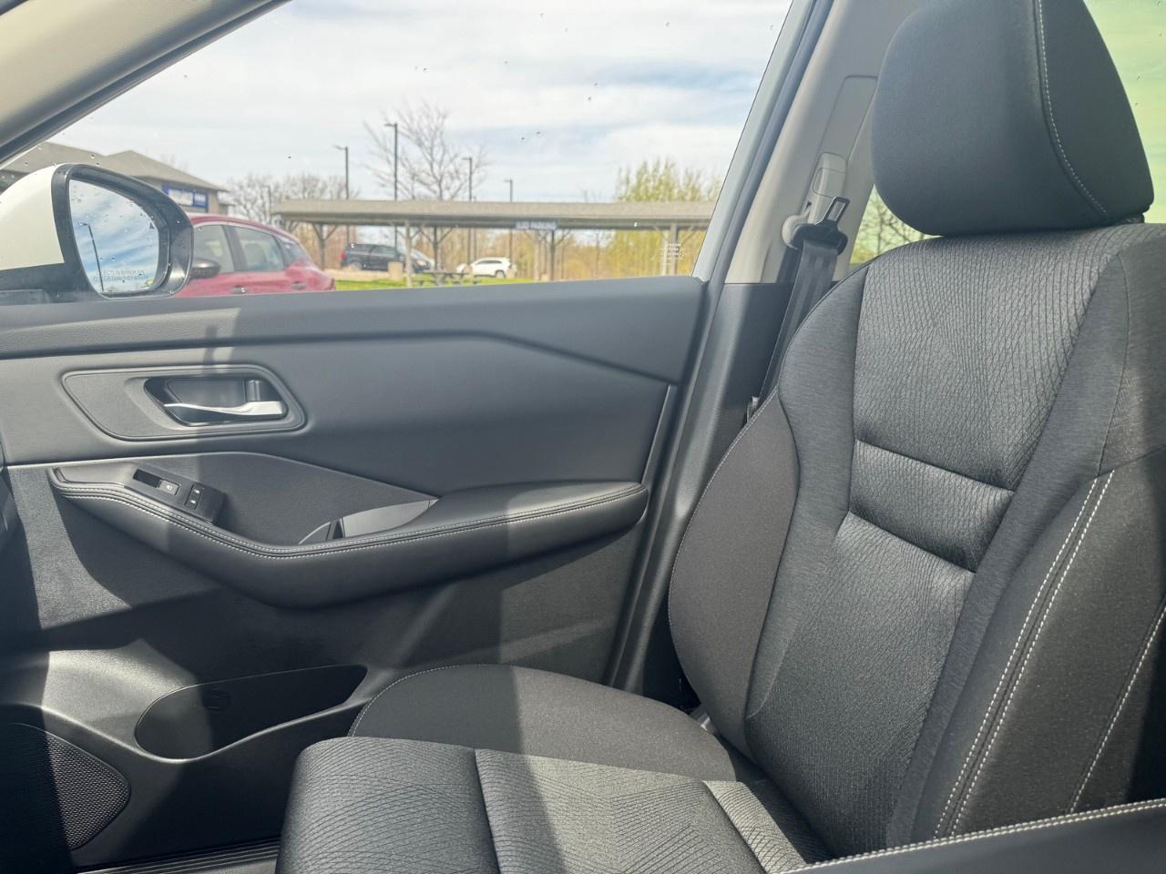 2026 Nissan Rogue AWD SV Moonroof Photo