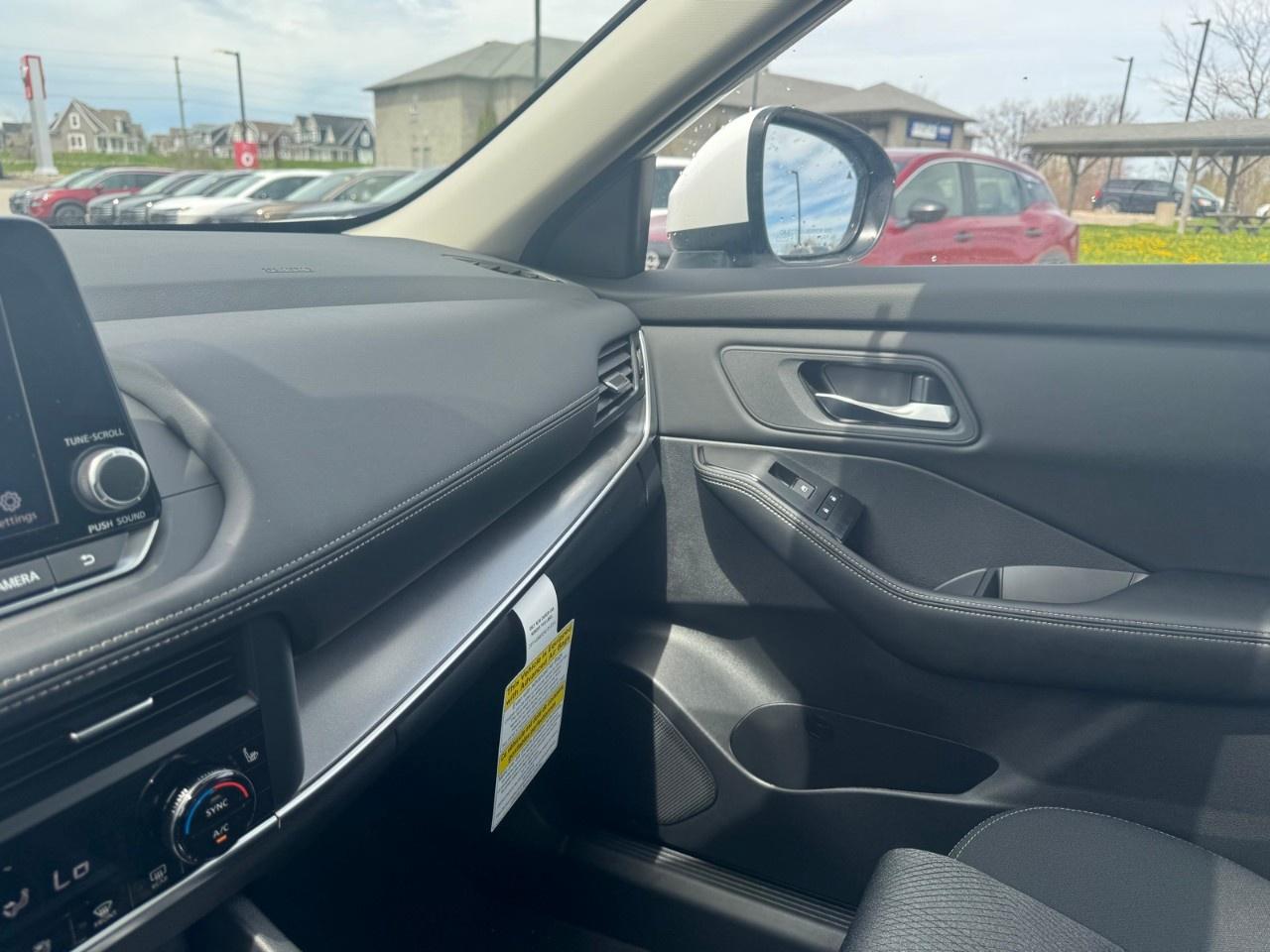 2026 Nissan Rogue AWD SV Moonroof Photo