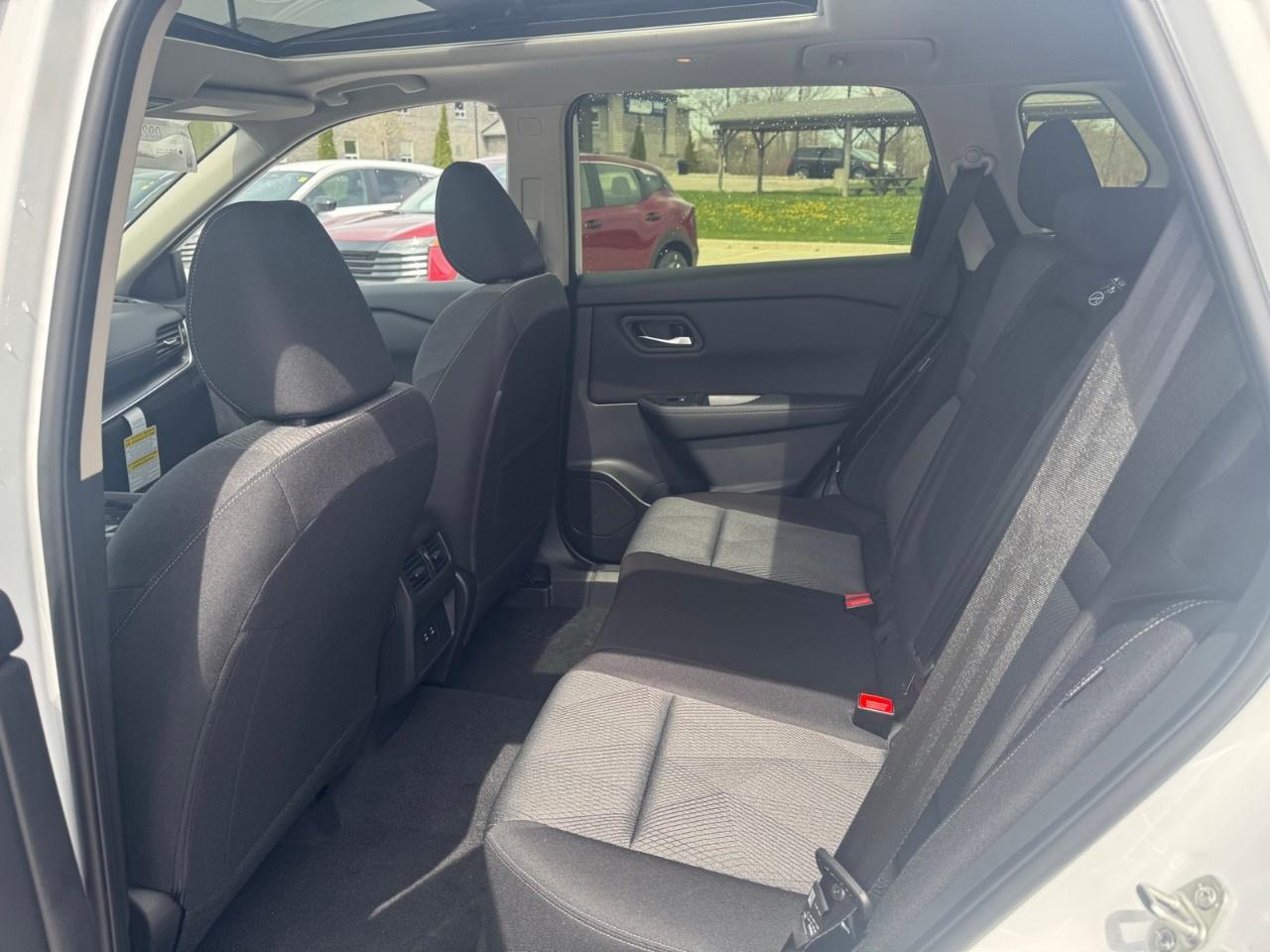 2026 Nissan Rogue AWD SV Moonroof Photo