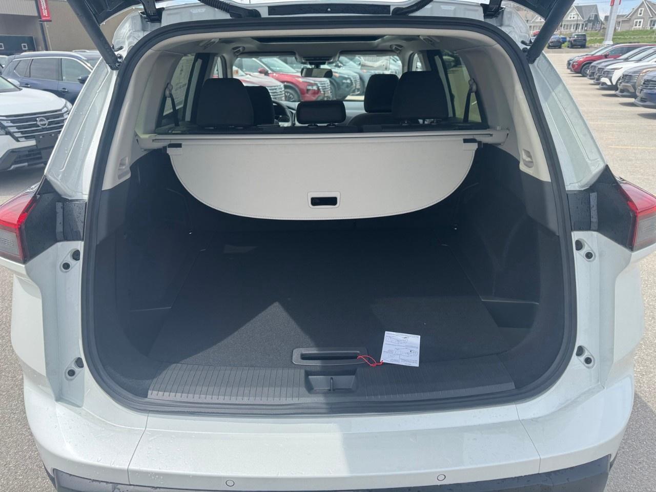 2026 Nissan Rogue AWD SV Moonroof Photo