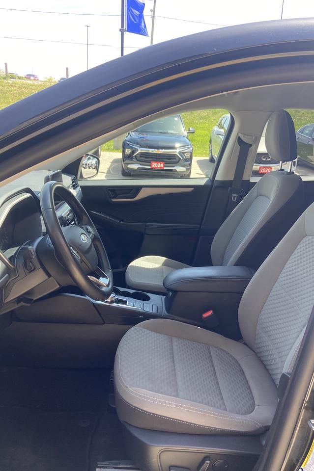 2022 Ford Escape SE Photo