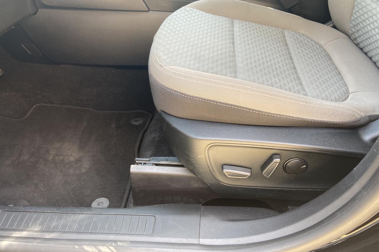 2022 Ford Escape SE Photo