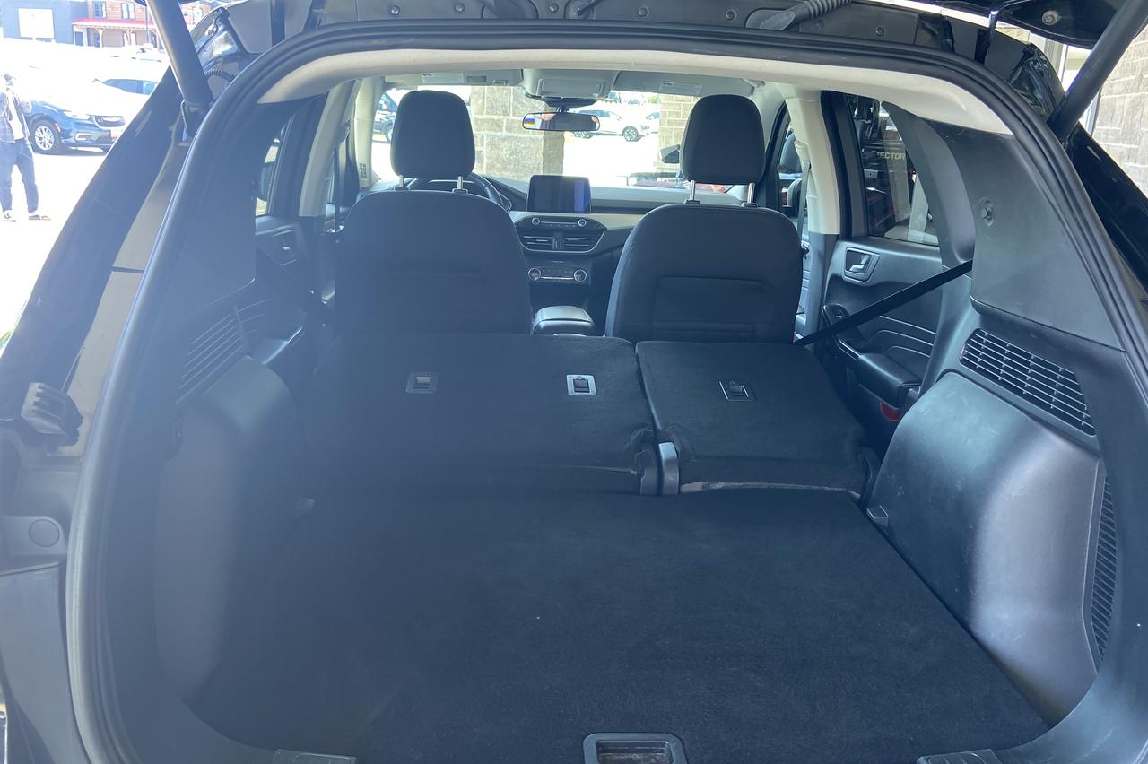 2022 Ford Escape SE Photo