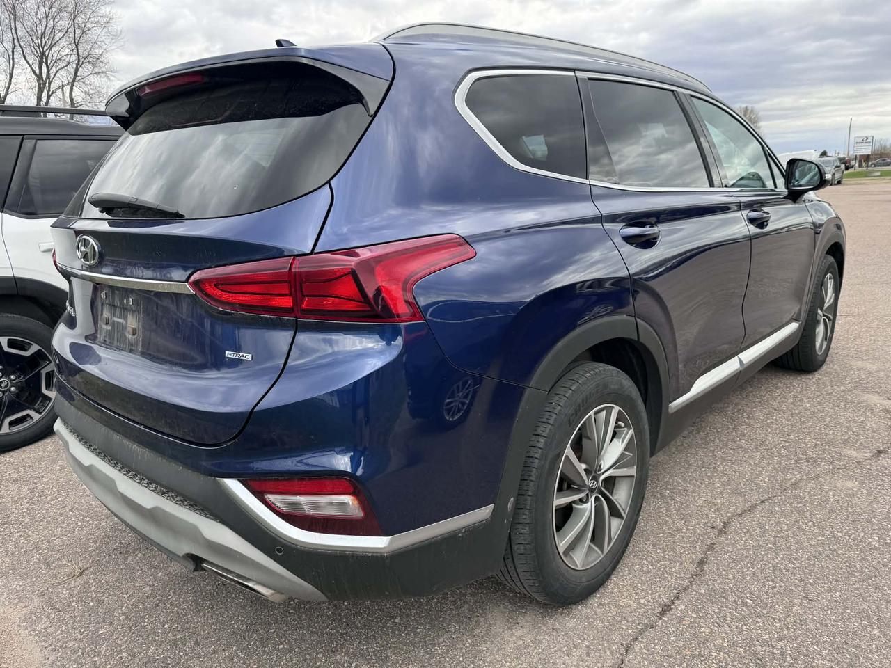 2019 Hyundai Santa Fe Preferred Photo3