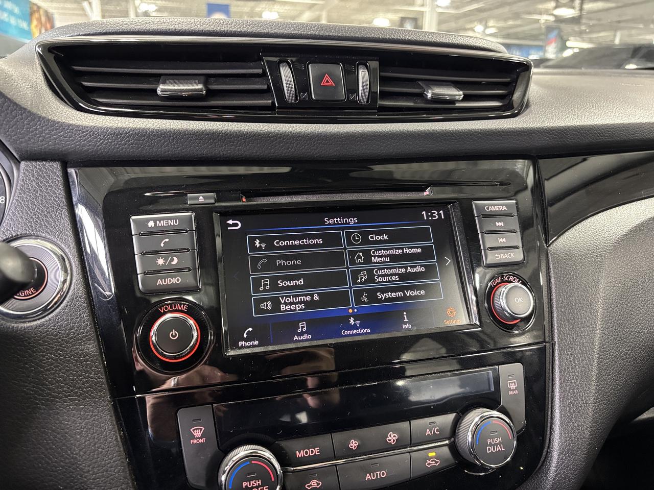 2022 Nissan Qashqai SV AWD|CVT|HEATEDSEATS|HEATEDSTEER|SUNROOF|ALLOYS| Photo