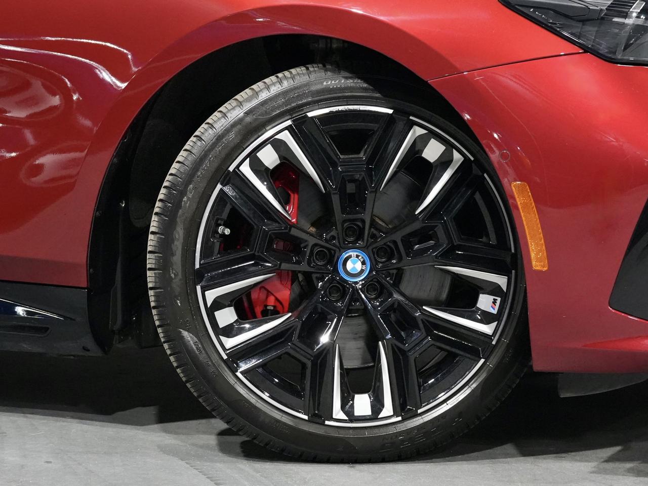2024 BMW i5 M60 xDrive Sedan Photo3