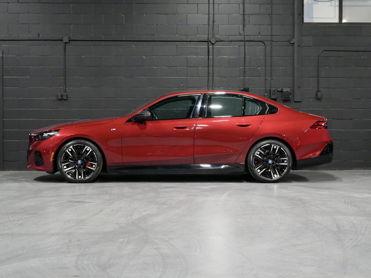 2024 BMW i5 M60 xDrive Sedan Photo