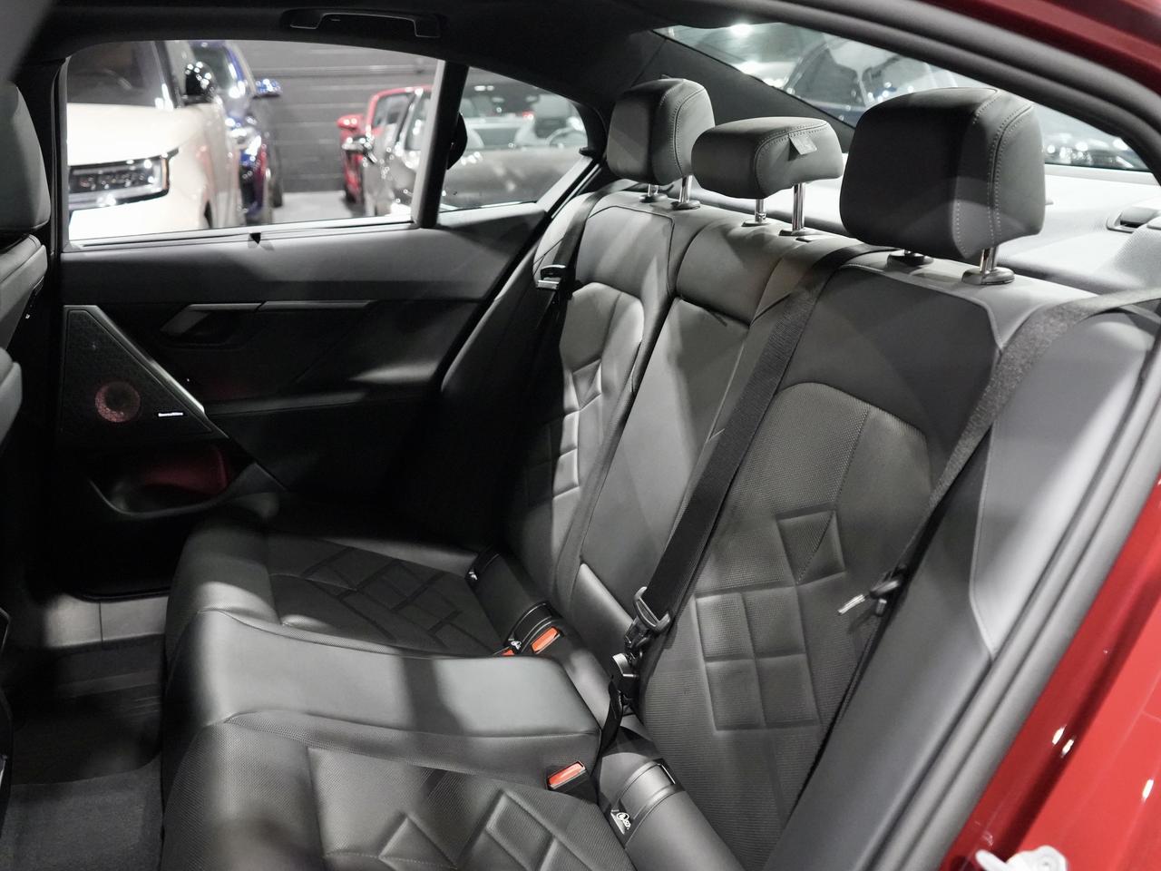2024 BMW i5 M60 xDrive Sedan Photo