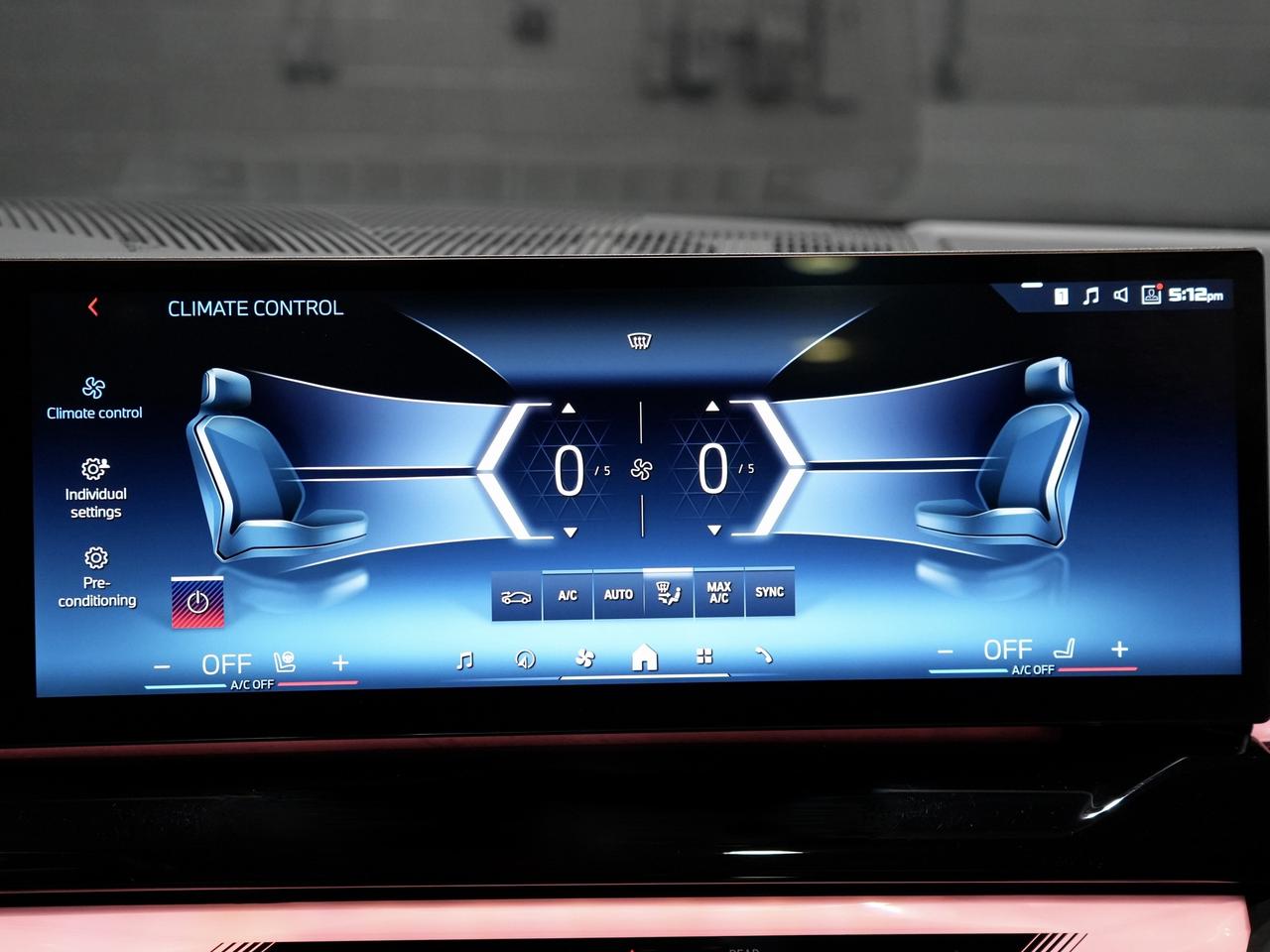 2024 BMW i5 M60 xDrive Sedan Photo