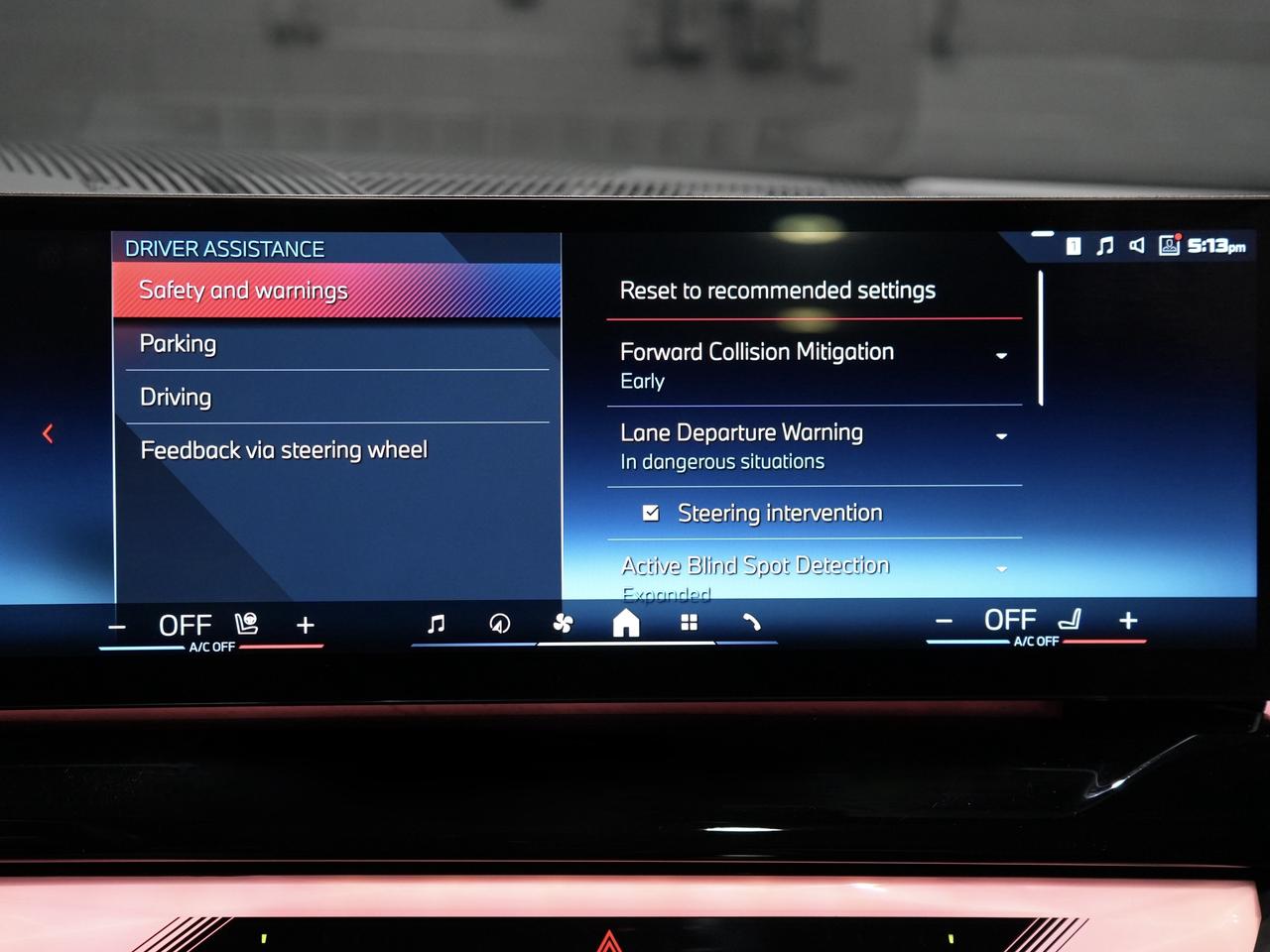 2024 BMW i5 M60 xDrive Sedan Photo