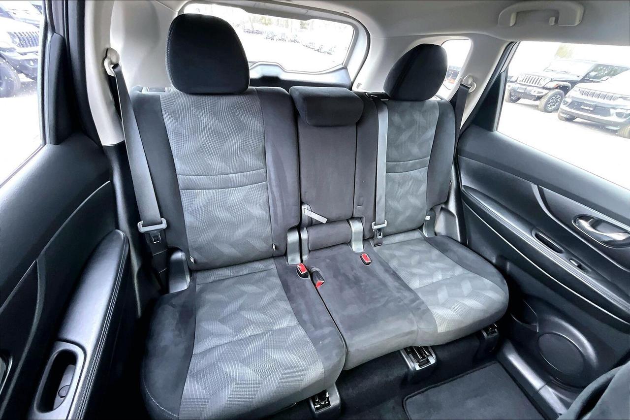 2016 Nissan Rogue S | Low KM | Safety Certified | FWD Photo
