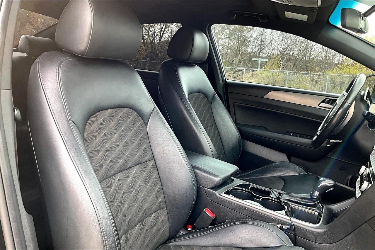 2019 Hyundai Sonata Essential  | Sport Pkg | AS IS | FWD Photo