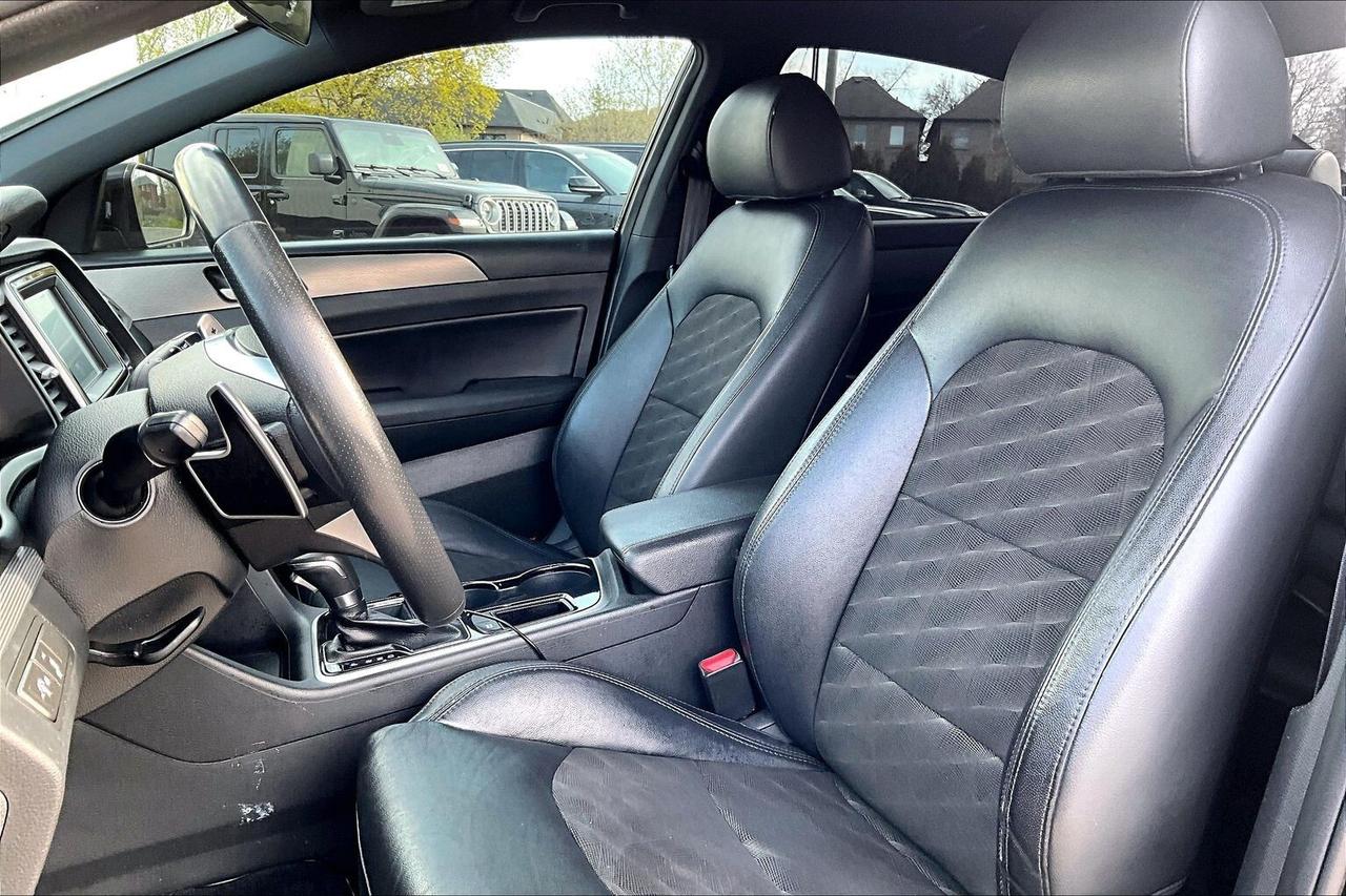 2019 Hyundai Sonata Essential  | Sport Pkg | AS IS | FWD Photo