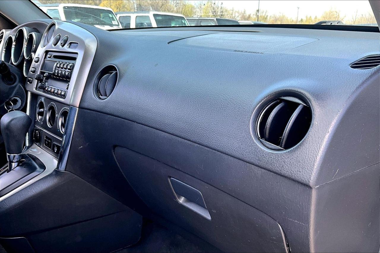 2007 Pontiac Vibe Hatchback | AS IS | FWD Photo