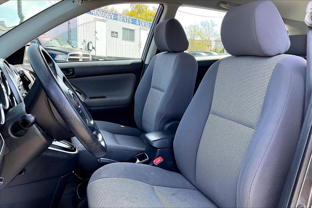 2007 Pontiac Vibe Hatchback | AS IS | FWD Photo
