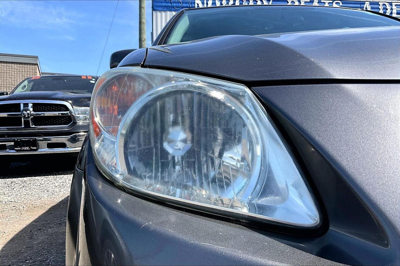 2007 Pontiac Vibe Hatchback | AS IS | FWD Photo