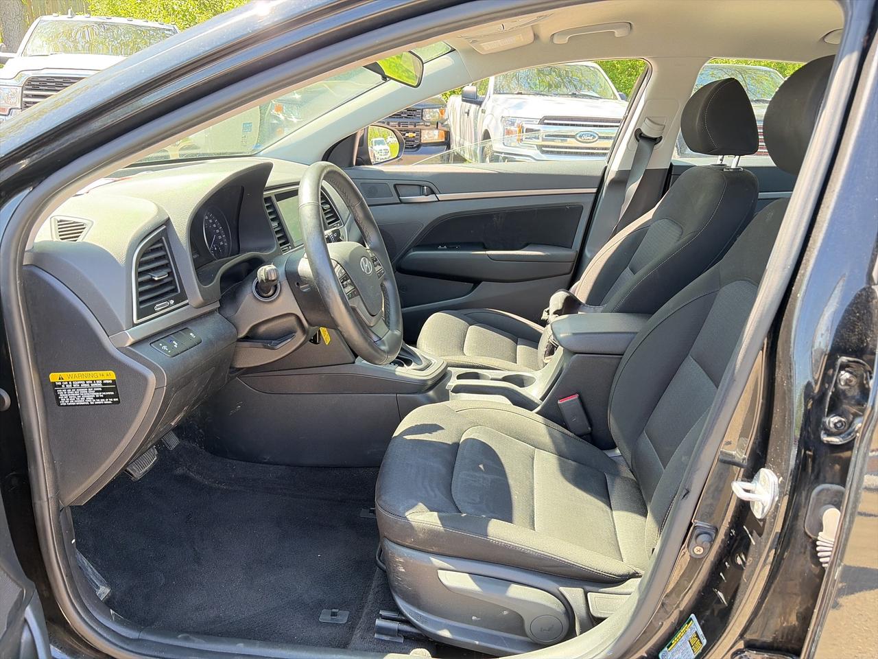 2018 Hyundai Elantra SEL, AUTO, CERTIFIED, BACK UP CAMERA! Photo