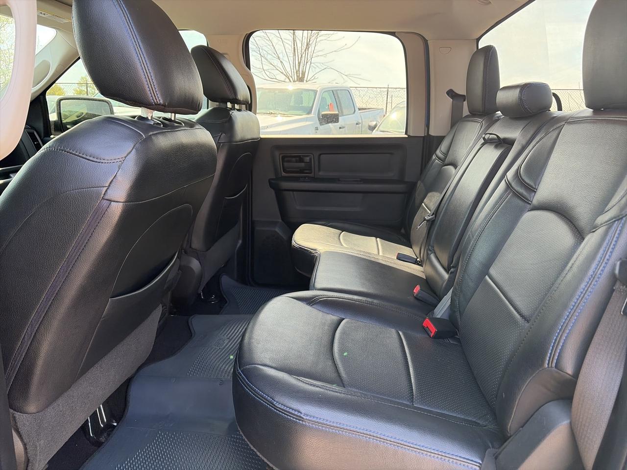 2022 RAM 1500 Classic EXPRESS, REMOTE START, LEATHER, CLEAN CARFAX! - Photo #12
