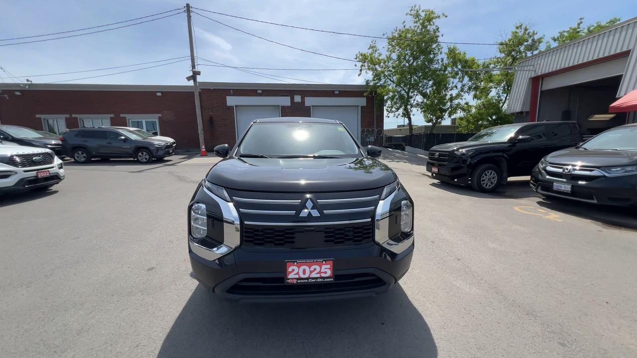2025 Mitsubishi Outlander AWD | 7-PASS | HTD SEATS | CARPLAY | BLIND SPOT Photo2