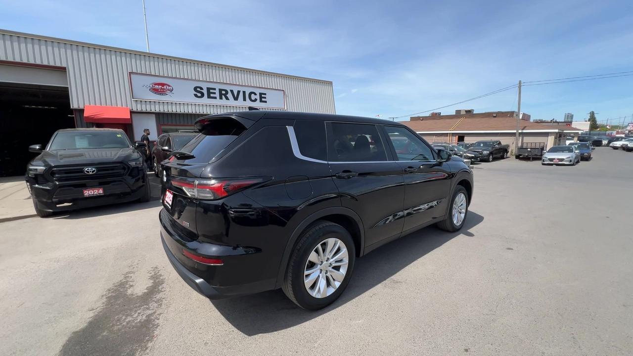 2025 Mitsubishi Outlander AWD | 7-PASS | HTD SEATS | CARPLAY | BLIND SPOT Photo