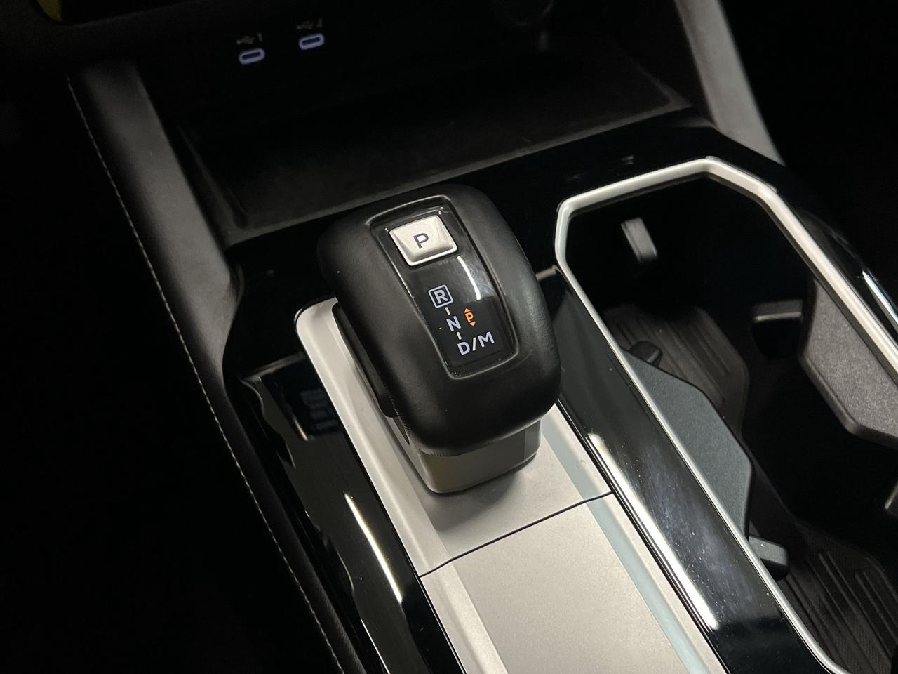 2025 Mitsubishi Outlander AWD | 7-PASS | HTD SEATS | CARPLAY | BLIND SPOT Photo