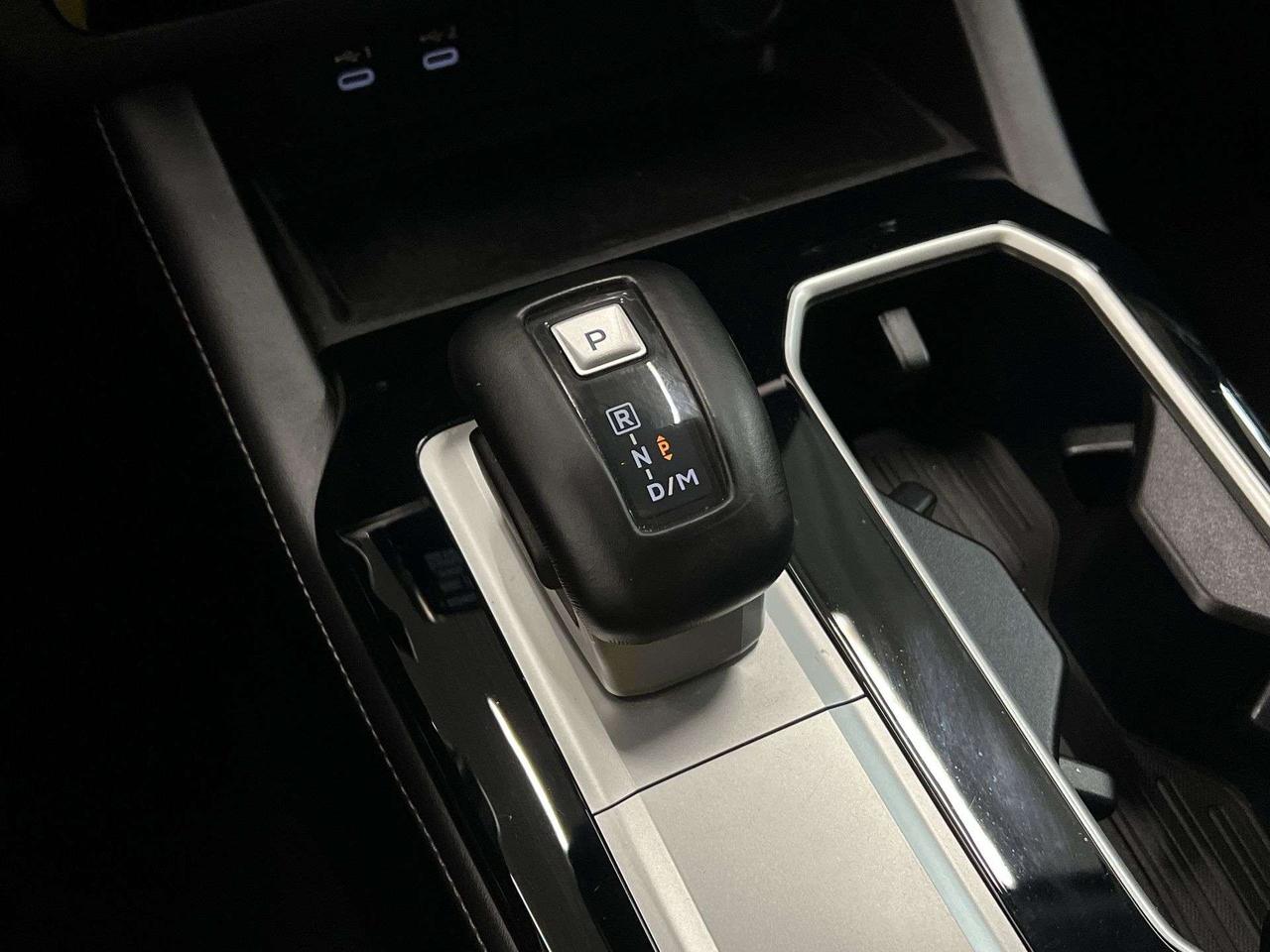 2025 Mitsubishi Outlander AWD | 7-PASS | HTD SEATS | CARPLAY | BLIND SPOT Photo